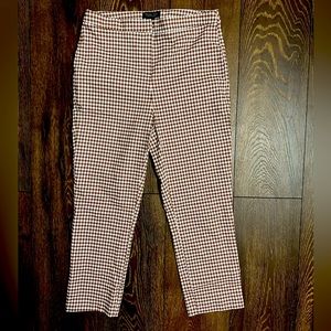 Women’s Size 10 Checkered Capri Pants - Like New!